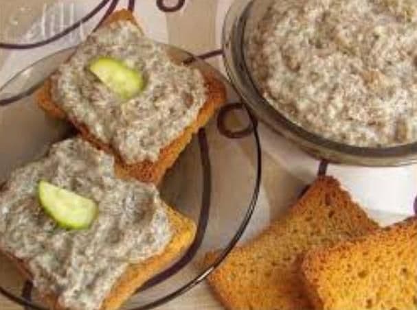 Tartine cu ciuperci și cremă de brânză
