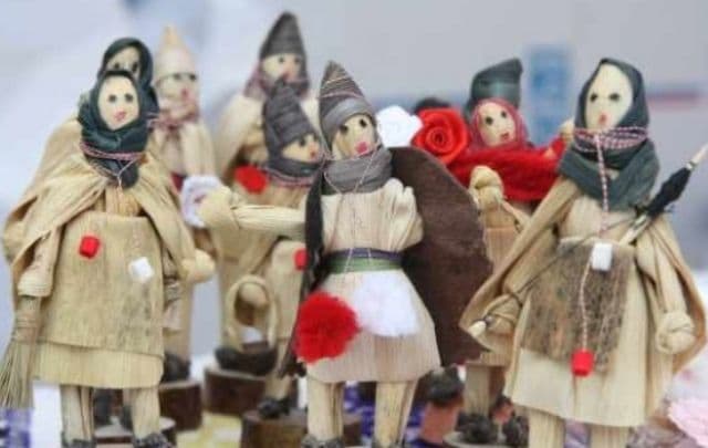 Astăzi ne alegem „Babele”, cum vor fi ele, aşa ne va merge tot anul
