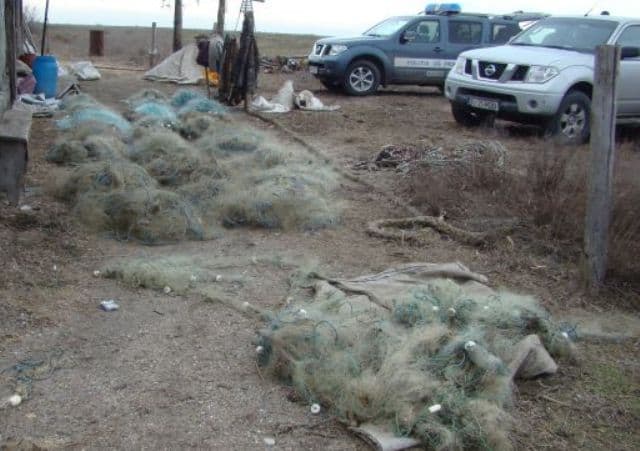 160 de metri de plasă monofilament confiscată de poliţiştii de frontieră