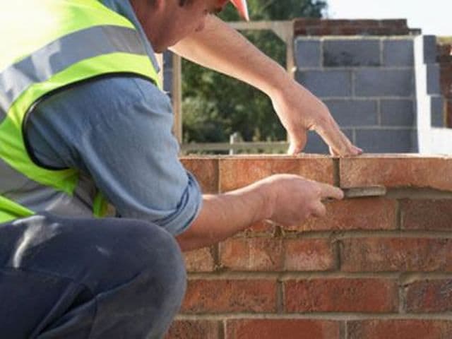 ANOFM recrutează forță de muncă în domeniul construcţiilor pentru Israel