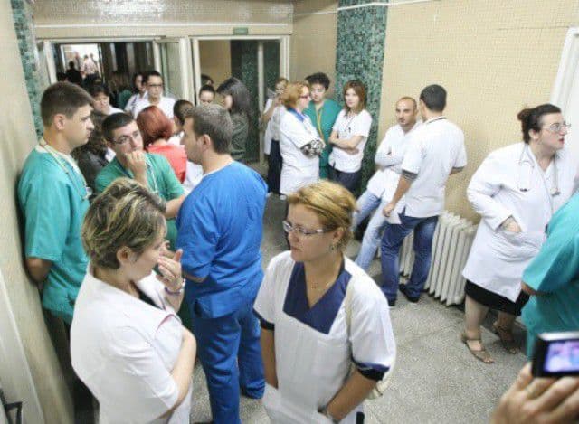 Medicii de familie ameninţă cu proteste