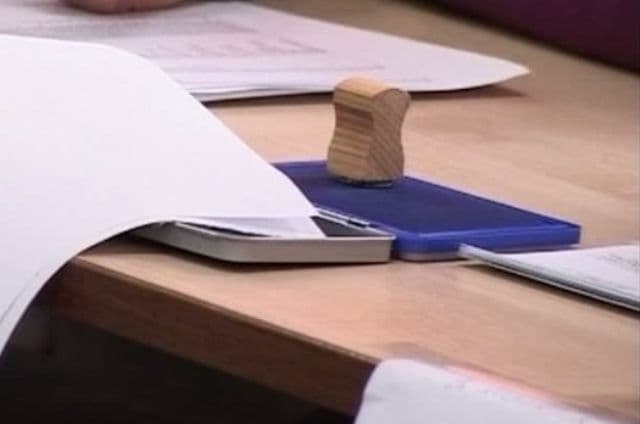 Vezi ce cred dorohoienii despre atitudinea parlamentarilor faţă de votul românilor din diaspora. Rezultatul sondajului!