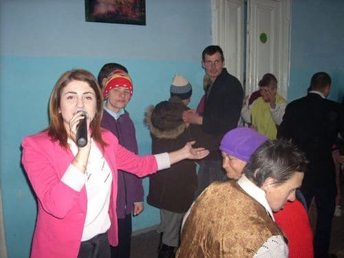 Surpriză muzicală pregătită de CMC Dorohoi pentru Centrul de Recuperare și Reabilitare Dersca - FOTO