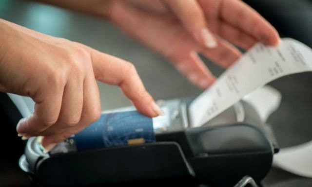 Nu toţi comercianţii sunt obligaţi să dea bon fiscal. Vezi lista excepţiilor