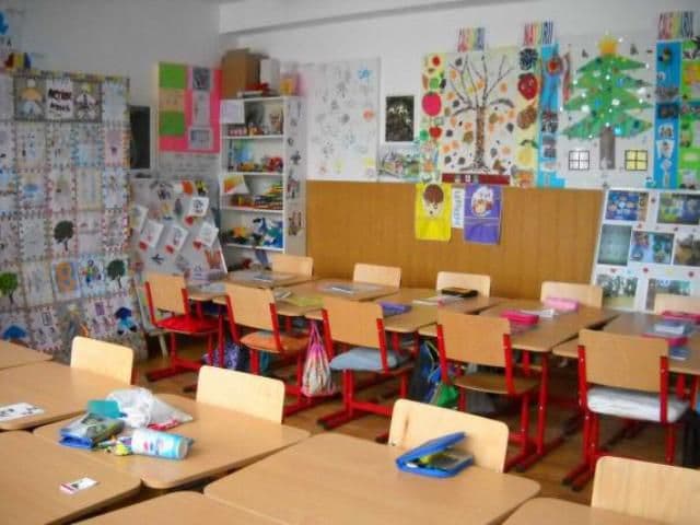 A început a doua etapă de înscriere în clasa pregătitoare