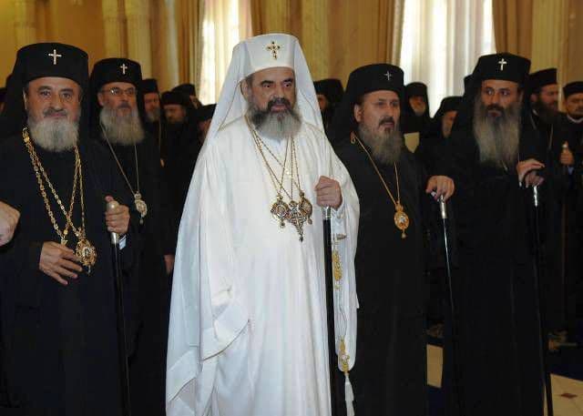 Patriarhia Română, despre oficierea cununiilor civile în biserici: Nu s-au consultat oficial niciodată cu noi