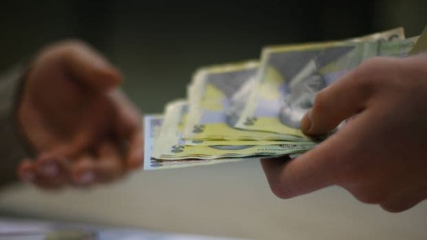 Veste bună! Pensiile şi salariile vor fi plătite din nou în avans, înaintea Sărbătorilor de Paşte