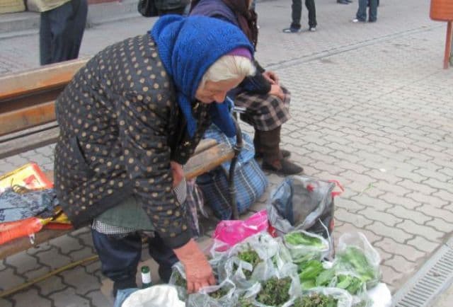 ANAF a dat marea lovitură! A confiscat urzicile de 5 lei ale unei bătrâne