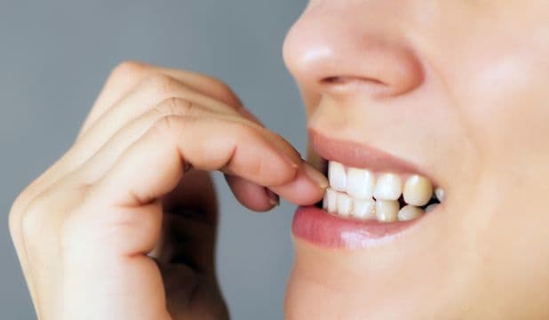 Rosul unghiilor ar putea fi o trăsătură specifică persoanelor perfecţioniste