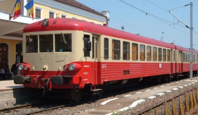 Regiotrans reia treptat circulația trenurilor. Vezi rutele pe care se circulă începând de astăzi