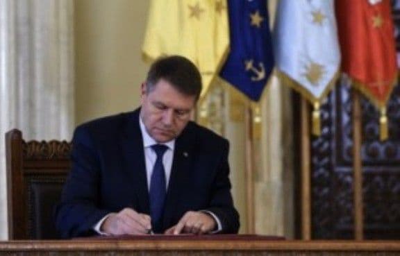 Legea privind salarizarea personalului plătit din fonduri publice în 2015, promulgată