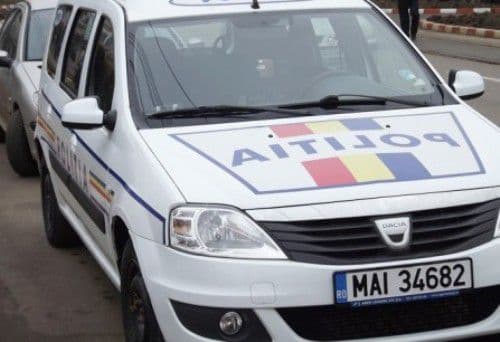 Adolescentă lovită de o mașină în timp ce se deplasa pe trotuar. Șoferul are doar 18 ani