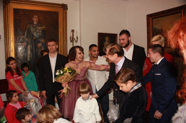 Familia Regală a României şi luptătorii Superkombat s-au unit pentru o acţiune caritabilă 