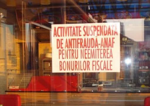 Antifrauda le va cere vânzătorilor şi chelnerilor să arate banii personali. Activitatea nu va mai fi închisă din prima!