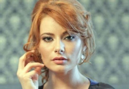 Laura Cosoi, cerere surpriză în căsătorie, în faţa întregii familii. Ce i-a răspuns iubitului său