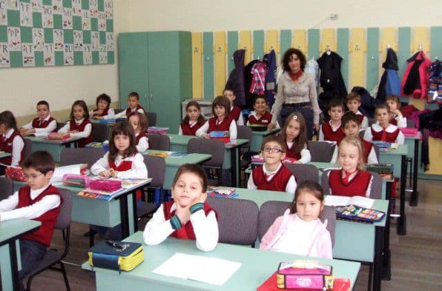 Ministrul Educaţiei a aprobat programele şcolare pentru patru opţionale. Vezi care sunt acestea