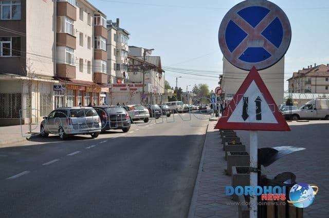Șoferi derutați și nervi întinși la maxim în centrul municipiului Dorohoi din cauza modificărilor regulilor de circulaţie - FOTO