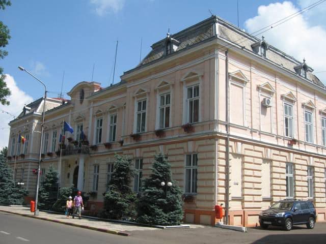 Inedit! Primăria Rădăuți a rămas fără primar, Consiliu Local, viceprimar și secretar. Cine asigură conducerea municipiului?