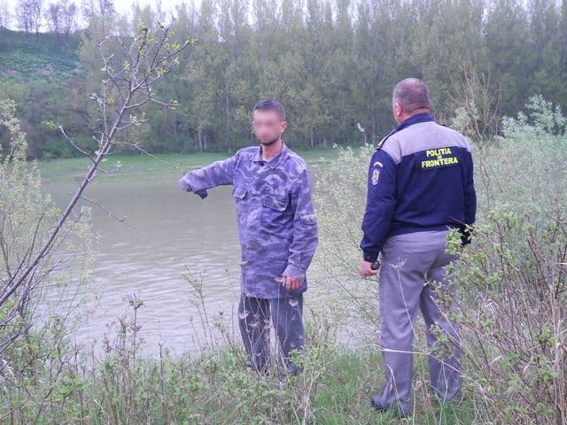Un pescar din Republica Moldova reţinut de poliţiştii de frontieră botoşăneni