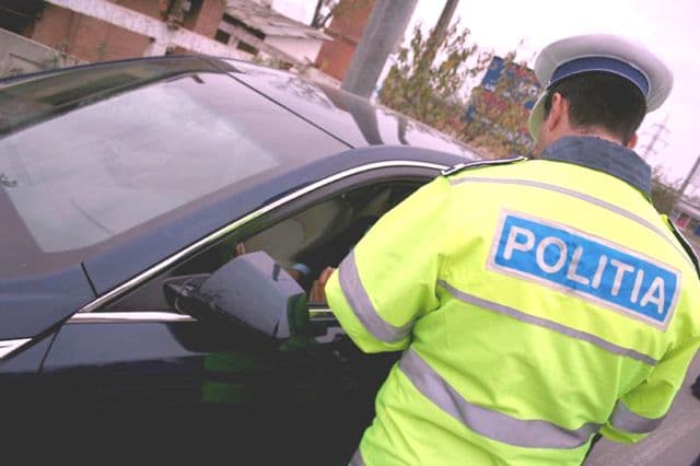Week-end cu surprize! Vezi câți șoferi au rămas fără permis după ce au fost depistaţi în trafic sub influenţa alcoolului
