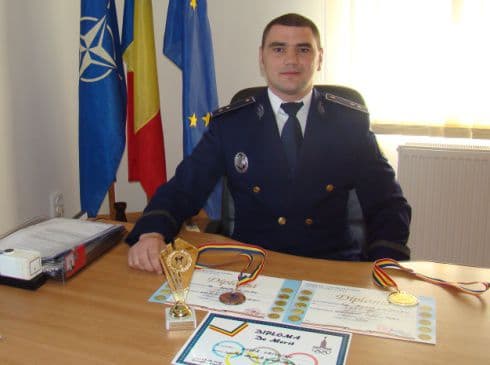 Poliţist de frontieră botoşănean premiat cu trofeul de „Maestru al sportului” - FOTO