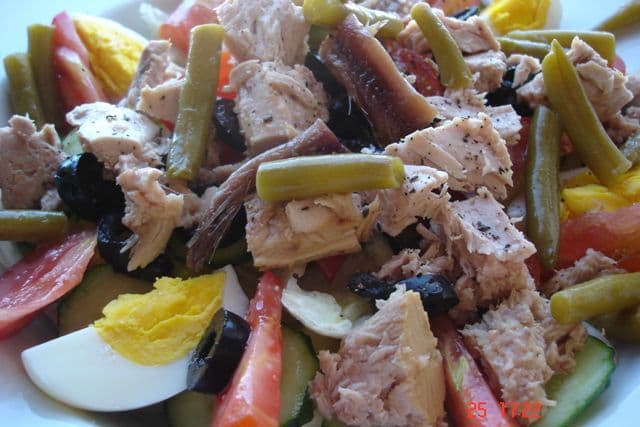 Salată cu ton