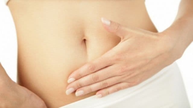 Cancerul ovarian nu trebuie confundat cu balonarea sau durerile abdominale