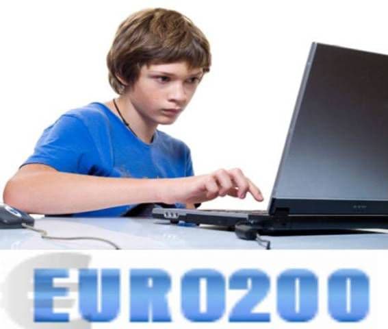 200 de euro, ajutor pentru elevii din Dorohoi, care vor să îşi cumpere un calculator. Cum poţi primi banii