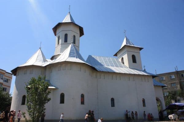 Credincioșii sunt invitați la hramul Bisericii „Sfinții Împărați Constantin și Elena” Dorohoi