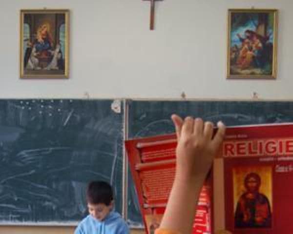 Înscrierea la ora de Religie se face prin cerere scrisă a părinților