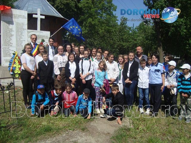 Ziua Eroilor sărbătorită de elevii Școlii Gimnaziale Nr.1 Văculeşti - FOTO
