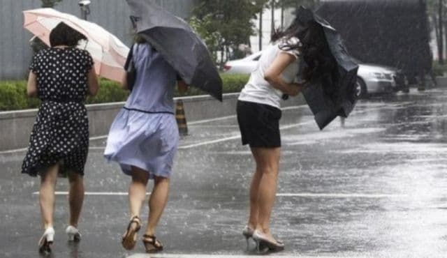 Avertizare meteo de vreme rea: Vin ploile, grindina și vijeliile. Ce zone sunt vizate