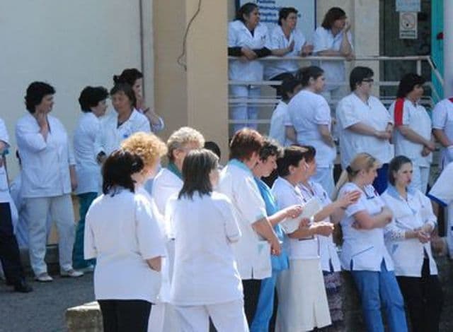Se caută 50 asistente medicale pentru Anglia. Salariu de până la 2.700 lire pe lună
