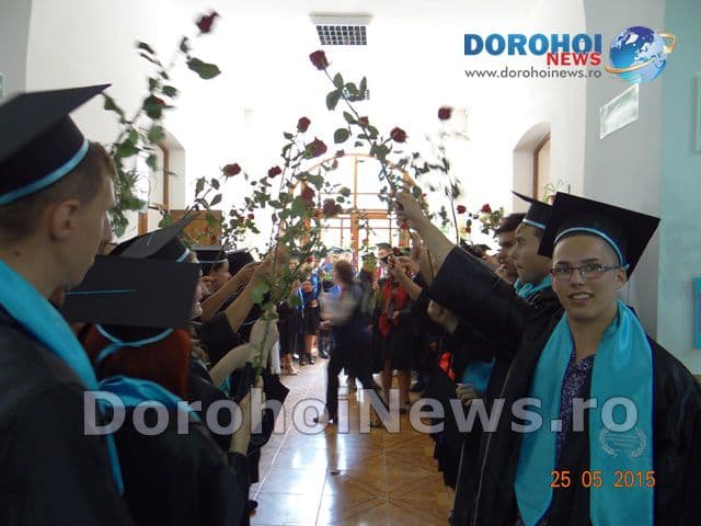 Curs festiv la Liceul Tehnologic Alexandru Vlahuţă Şendriceni - FOTO