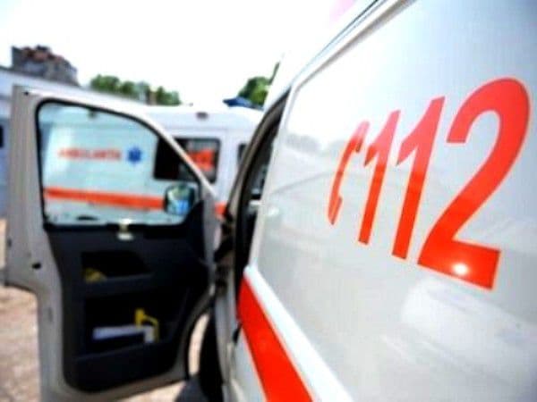Minor transferat la Iaşi în stare gravă, după ce a căzut în cap!