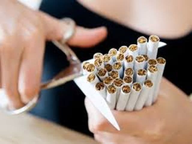 Ziua Mondială fără tutun marcată la Prefectură prin dezbateri, tricouri inscripţionate şi mesaje luminoase