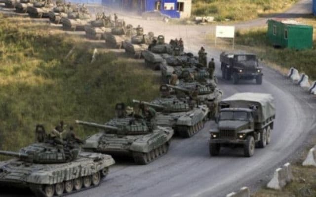 Mobilizare masivă de trupe, tancuri și lansatoare de rachete în Rusia, la granița cu Ucraina