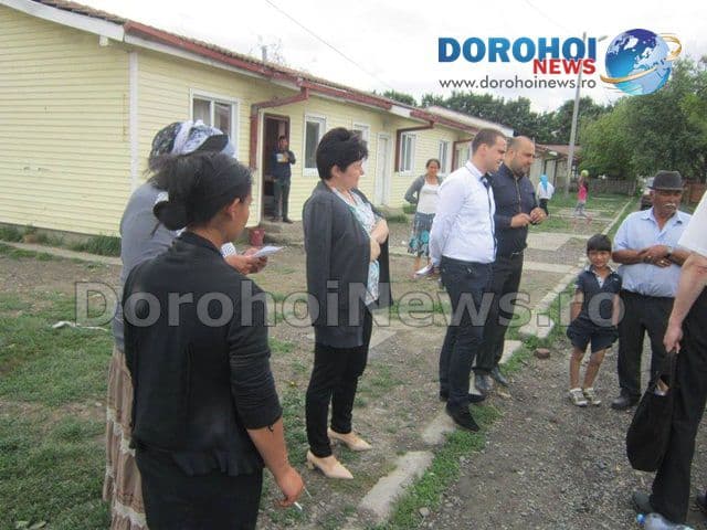 Campanie de informare şi educaţie sanitară în cartierul Drochia din Dorohoi - FOTO