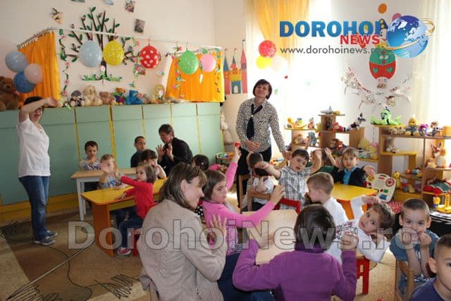 1 IUNIE - „De la inimă la inimă”, copiii de la Grădinița nr. 6 Dorohoi și copiii de la Centrul „Star of Hope” - FOTO