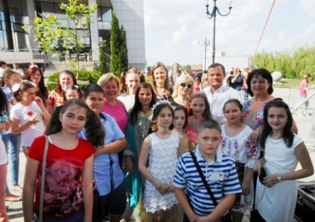Prietenie fără frontiere! Tineri din Republica Moldova prezenți la Zilele Copilului organizate la Dorohoi - FOTO