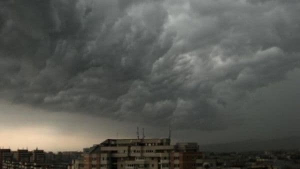 Meteorologii avertizează: Instabilitate atmosferică accentuată la sfârșitul acestei săptămâni