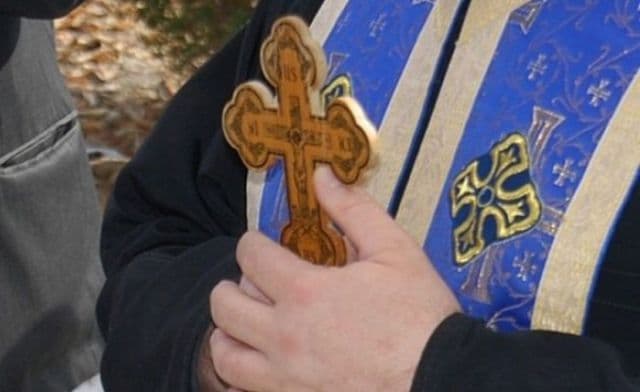 Biserica începe războiul cu preoţii falşi. Mitropolia Autonomă: „Anunţul Patriarhiei este o obrăznicie”