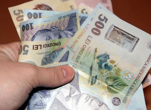 Drepturi salariale câştigate în instanţă şi plătite anticipat de Guvern 