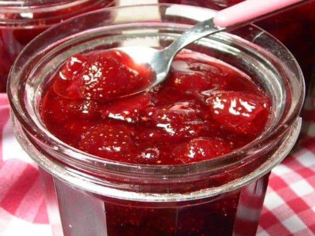 Cea mai frecventă greșeală pe care o faci când prepari dulceață de căpșuni sau cireșe