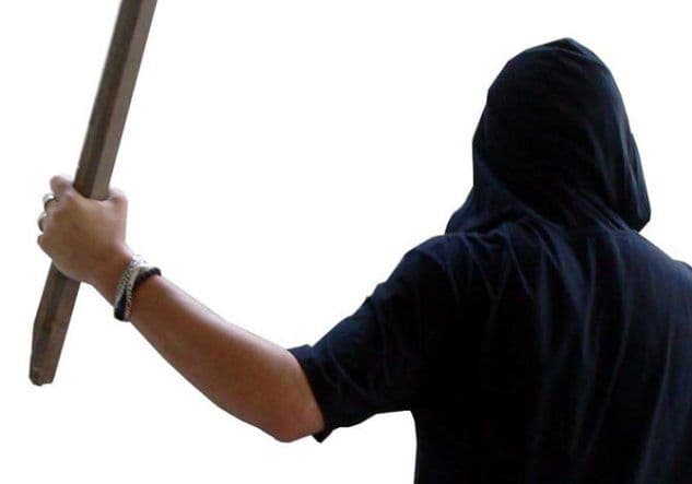 Petrecere de absolvire scăldată cu sânge de un grup de studenţi pe malul unui iaz di comuna Havârna