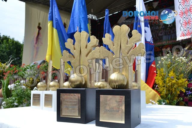 Vezi câștigătorii Festivalului Internaţional de muzică populară „Mugurelul” Dorohoi 2015! - FOTO