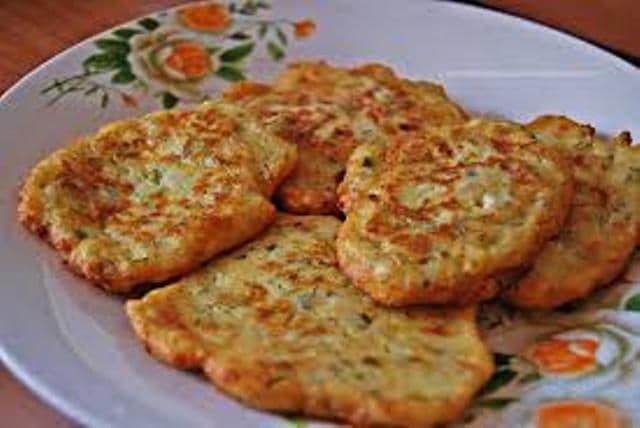 Chifteluțe de dovlecel cu brânză