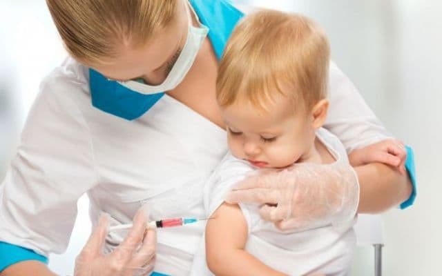 Ministerul Sănătăţii propune restricţii pentru copiii nevaccinaţi. Ei nu vor putea fi înscrişi la creşă, grădiniţă sau şcoală