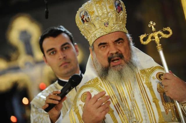 Îndemnul Patriarhului Daniel pentru toţi preoţii: Intraţi în reţelele de socializare pentru întâlnirea cu omul de astăzi