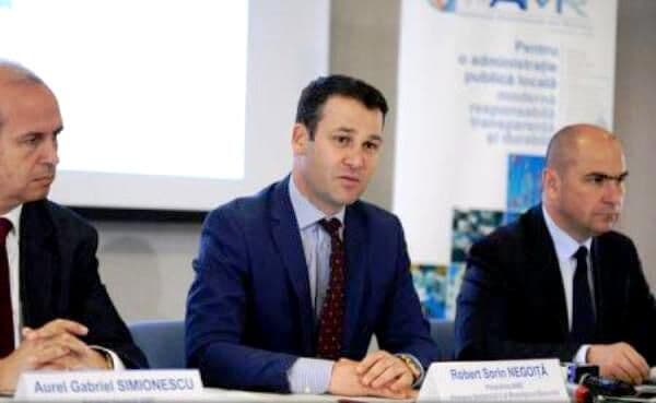 Primarii de municipii vor salarii mai mari pentru funcționarii din administraţia locală